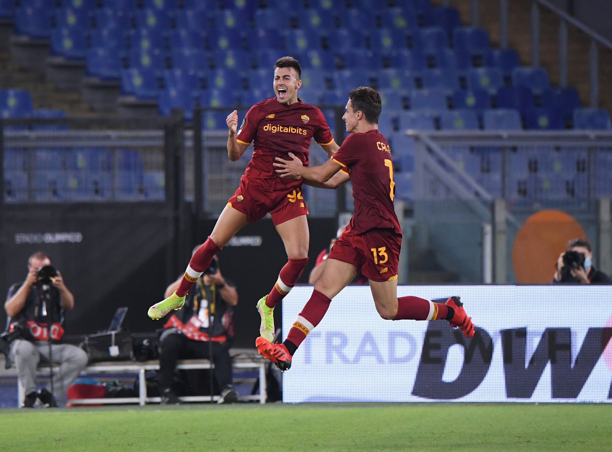 AS Roma thắng đậm CSKA Sofia, mừng trận cầu 1.001 của HLV Jose Mourinho - Ảnh 4.