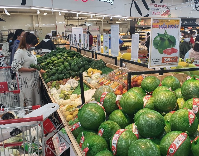 Sau hơn 2 tháng giãn cách, người dân Cần Thơ được ra ngoài tập thể dục - Ảnh 1. Sau hơn 2 tháng giãn cách, người dân Cần Thơ được ra ngoài tập thể dục - Ảnh 1.