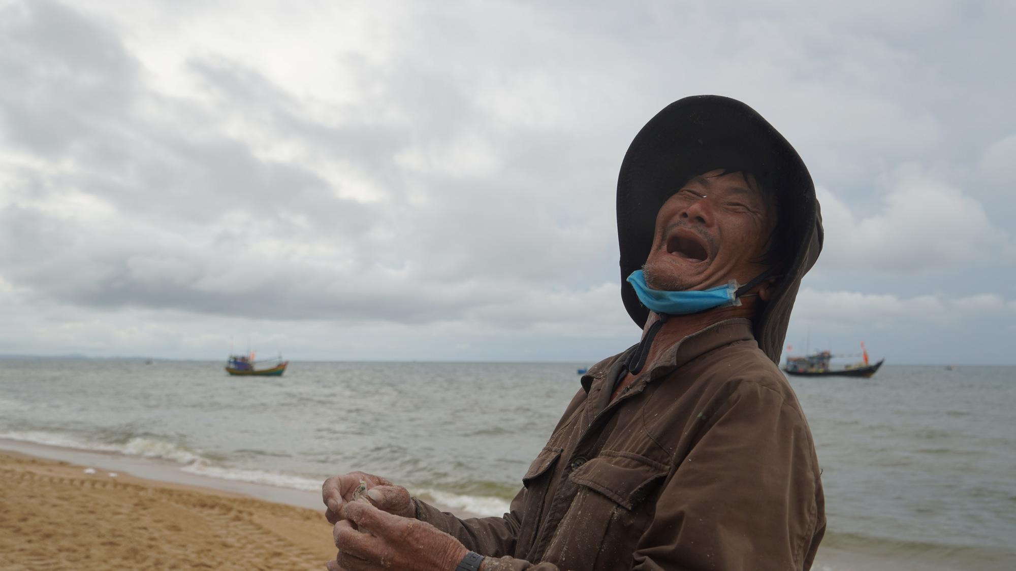 Ngư dân Bà Rịa- VÅ©ng Tà u vỡ òa khi cá, tôm đầy thuyá»n trong ngà y đầu mở biển - Ảnh 4. Ngư dân Bà Rịa- VÅ©ng Tà u vỡ òa khi cá, tôm đầy thuyá»n trong ngà y đầu mở biển - Ảnh 4.