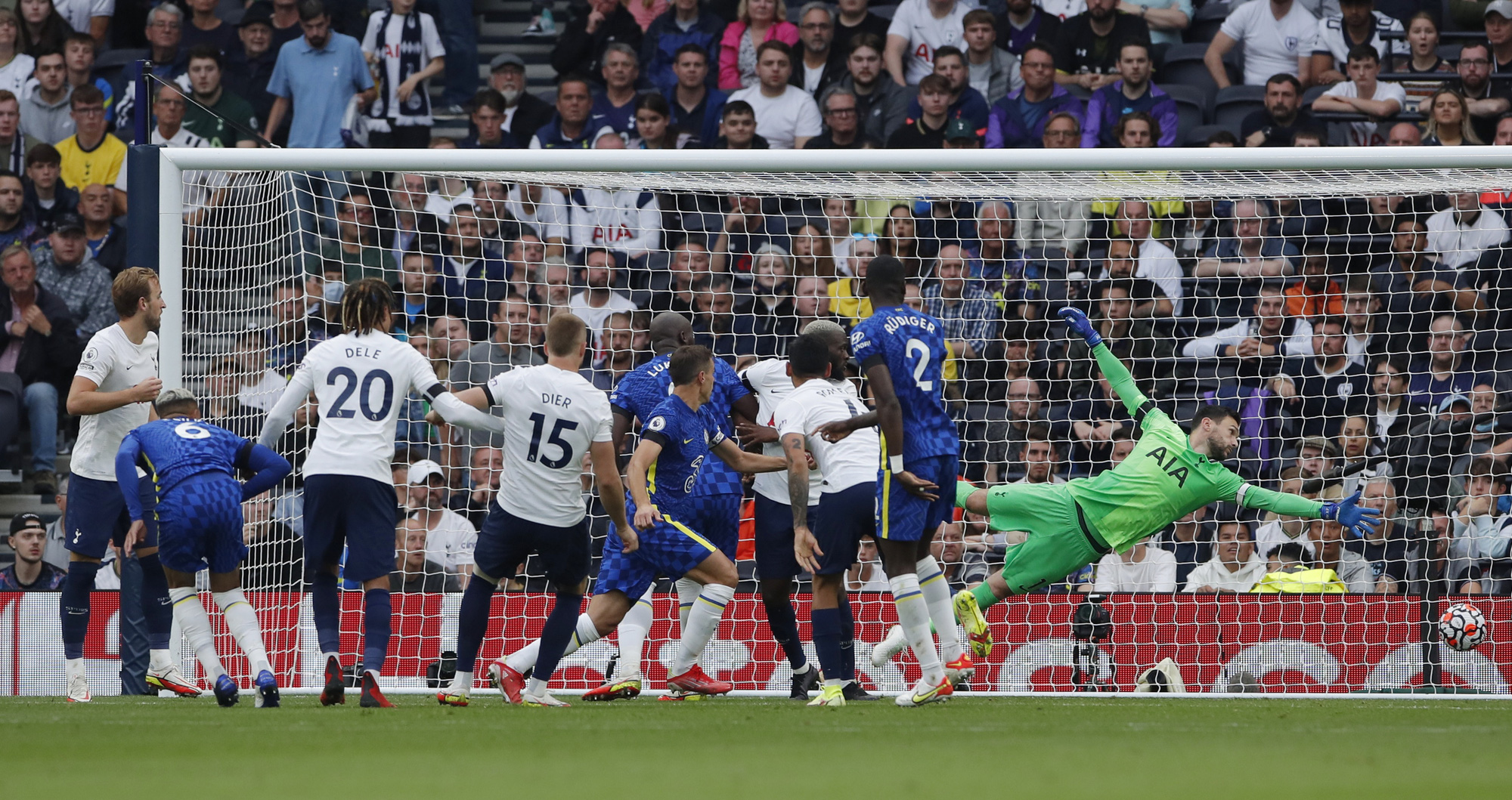 Tottenham thua tan tác sân nhà, Chelsea lên đỉnh bảng Ngoại hạng Anh - Ảnh 4.