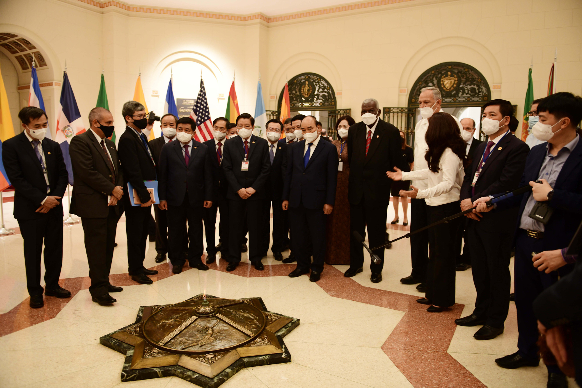 Chủ tịch nước Nguyễn Xuân Phúc hội kiến Chủ tịch Quốc hội Cuba Esteban Lazo Hernández - Ảnh 2.