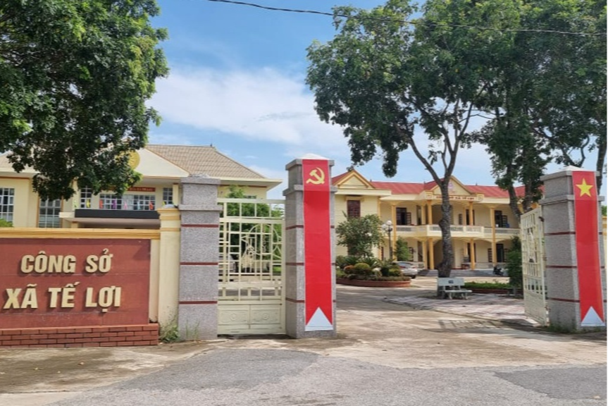 Xin ý kiến Sở Nội vụ sắp xếp công việc cho 4 quan xã đánh bạc ở Thanh Hóa - Ảnh 1. Xin ý kiến Sở Nội vụ sắp xếp công việc cho 4 quan xã đánh bạc ở Thanh Hóa - Ảnh 1.