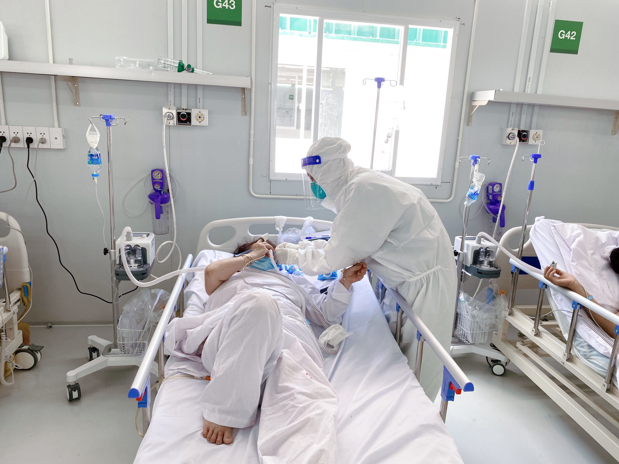Bộ Y tế bổ sung một số thuốc điều trị Covid-19 - Ảnh 1. Bộ Y tế bổ sung một số thuốc điều trị Covid-19 - Ảnh 1.