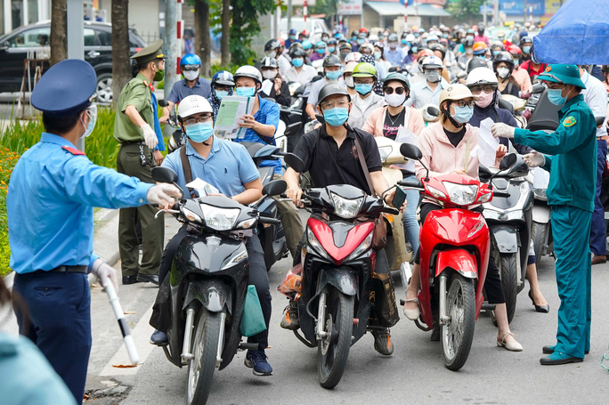 Những giấy tờ cần có khi ra, vào TP Hà Nội? - Ảnh 1.