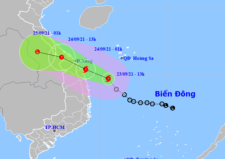 Bão số 6 di chuyển rất nhanh, dự báo đổ bộ Thừa Thiên - Huế đến Quảng Ngãi - Ảnh 1.