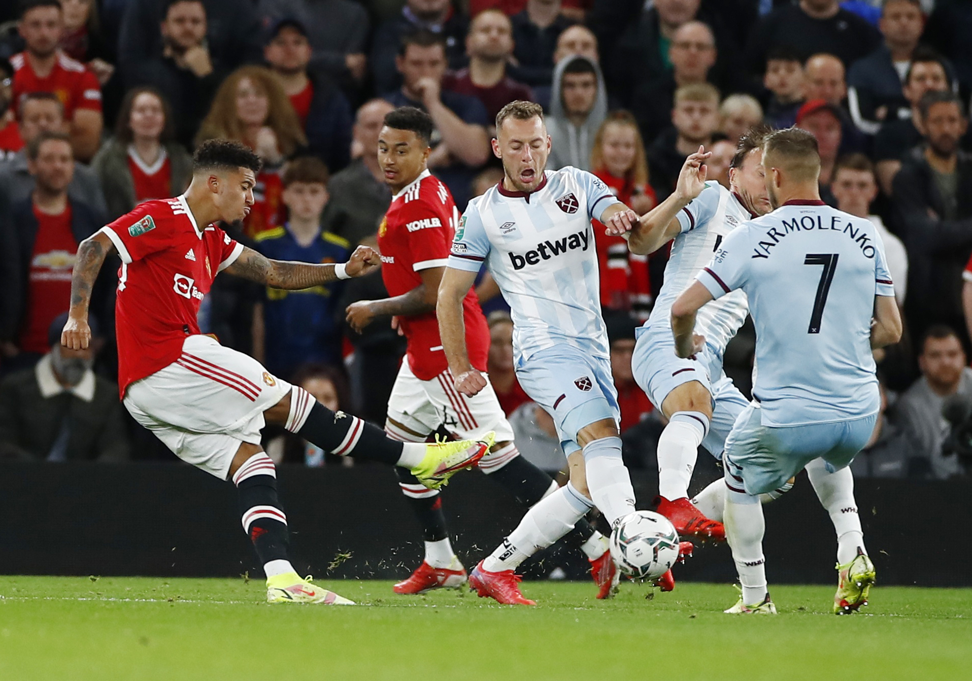 Báo chí Anh chê cười Man United sau cú sốc bị loại ở vòng 3 League Cup - Ảnh 7. Báo chí Anh chê cười Man United sau cú sốc bị loại ở vòng 3 League Cup - Ảnh 7.
