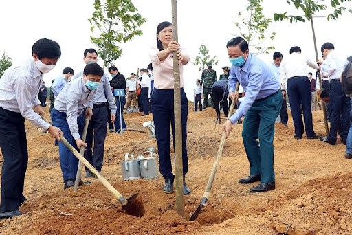 Bộ TN-MT lên tiếng về quy định làm tăng chi phí về môi trường cho doanh nghiệp - Ảnh 2.