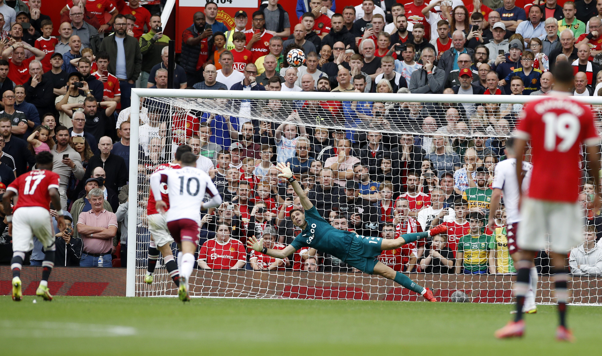 Bruno Fernandes hóa tội đồ, Man United gục ngã trước Aston Villa - Ảnh 5.