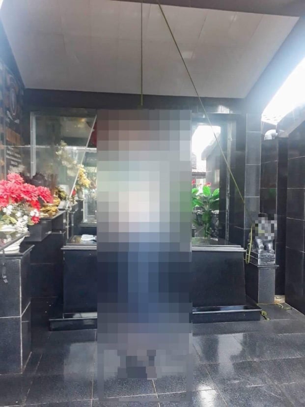 Người đàn ông tử vong trong tư thế treo cổ tại phần mộ ông nội - Ảnh 1. Người đàn ông tử vong trong tư thế treo cổ tại phần mộ ông nội - Ảnh 1.