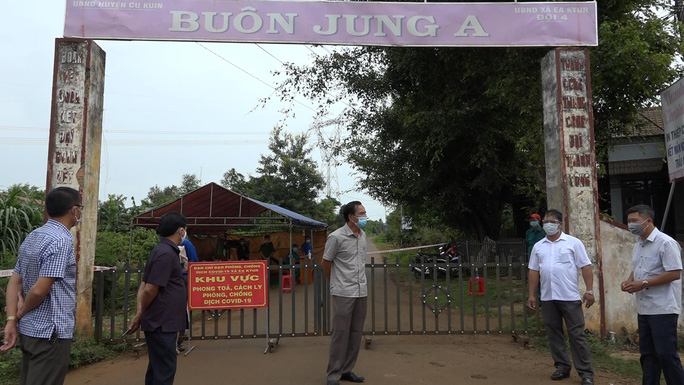 Kỷ luật 1 Bí thư Đảng ủy xã thiếu trách nhiệm phòng chống dịch Covid-19 - Ảnh 1. Kỷ luật 1 Bí thư Đảng ủy xã thiếu trách nhiệm phòng chống dịch Covid-19 - Ảnh 1.