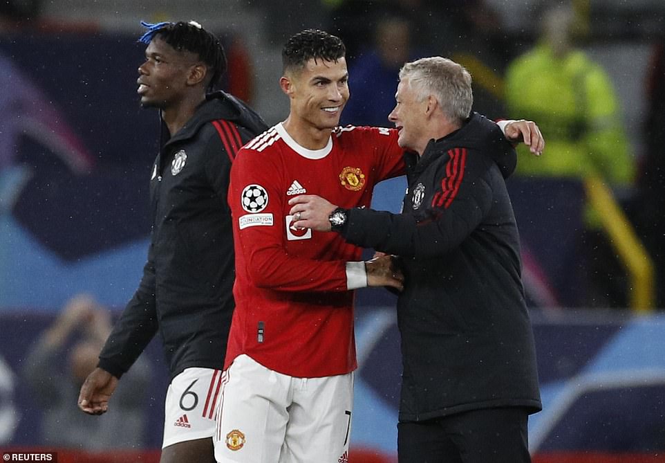 Ronaldo ghi bàn thắng phút 90+5, Man United ngược dòng quật ngã Villarreal - Ảnh 10. Ronaldo ghi bàn thắng phút 90+5, Man United ngược dòng quật ngã Villarreal - Ảnh 10.