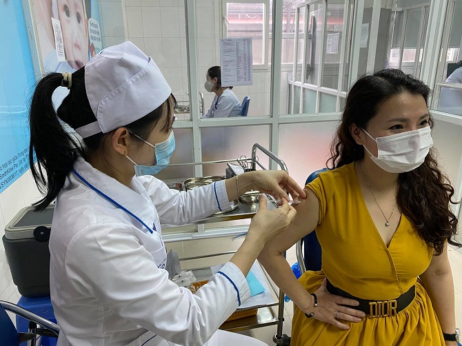 Ngày 9-9, thêm 12.523 người khỏi bệnh, TP HCM giảm 1.759 ca Covid-19 so với hôm trước - Ảnh 2. Ngày 9-9, thêm 12.523 người khỏi bệnh, TP HCM giảm 1.759 ca Covid-19 so với hôm trước - Ảnh 2.