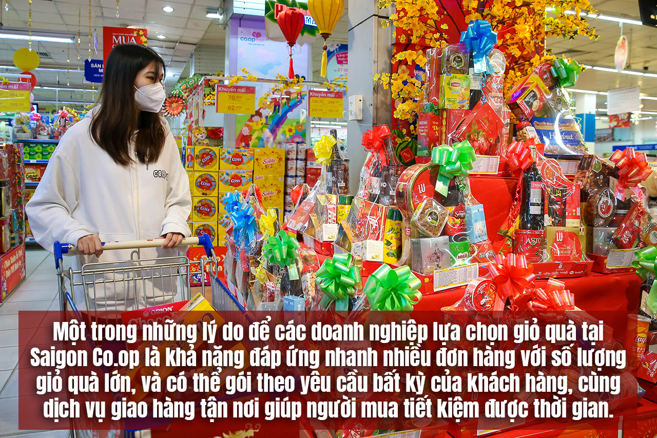 [eMagazine] Saigon Co.op bắt đầu giao giỏ quà Tết xuyên Việt miễn phí - Ảnh 7.