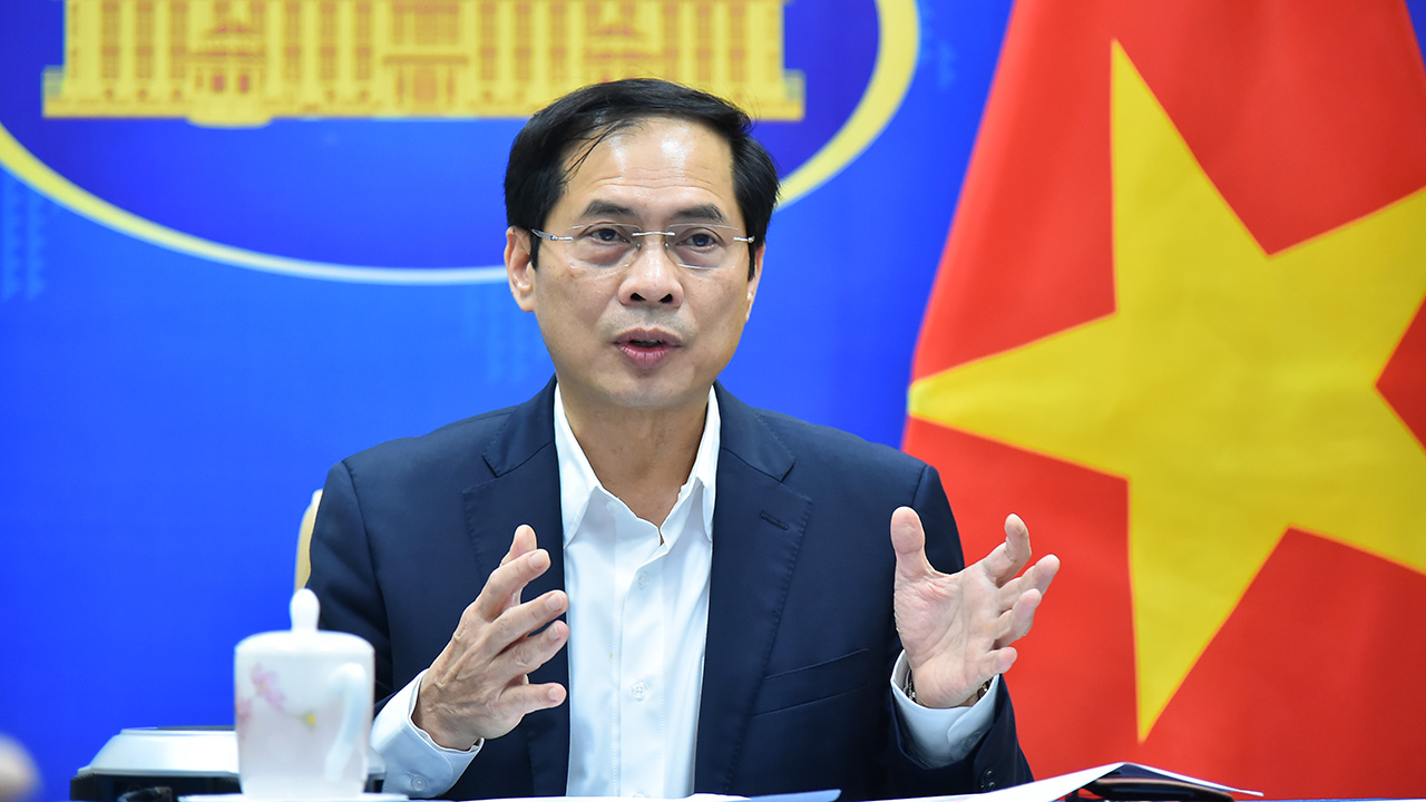 Bộ trưởng Bùi Thanh Sơn tiếp Đặc phái viên của Tổng Thư ký Liên Hiệp Quốc về Myanmar - Ảnh 1. Bộ trưởng Bùi Thanh Sơn tiếp Đặc phái viên của Tổng Thư ký Liên Hiệp Quốc về Myanmar - Ảnh 1.
