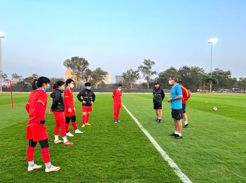 VCK Asian Cup 2022: Dịch covid-19 đe dọa trận ra quân của tuyển nữ Việt Nam - Ảnh 1.