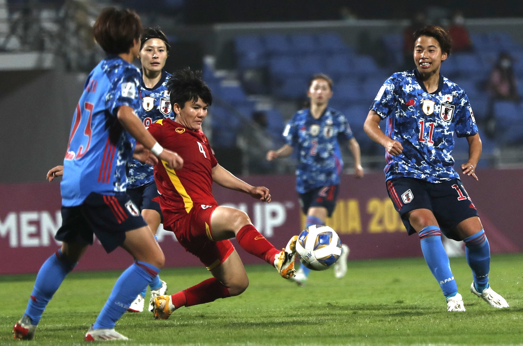VCK Asian 2022: Tuyển nữ Việt Nam thất thủ trước ĐKVĐ Nhật Bản - Ảnh 2.