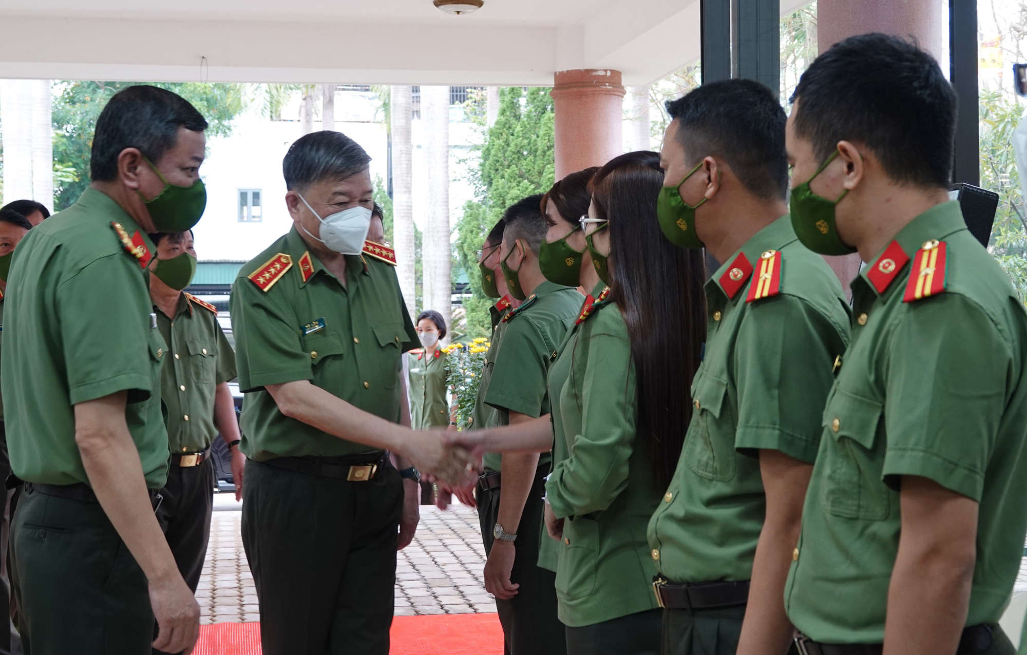 Đại tướng Tô Lâm đến thăm, động viên y, bác sĩ Bệnh viện 199 - Ảnh 1.