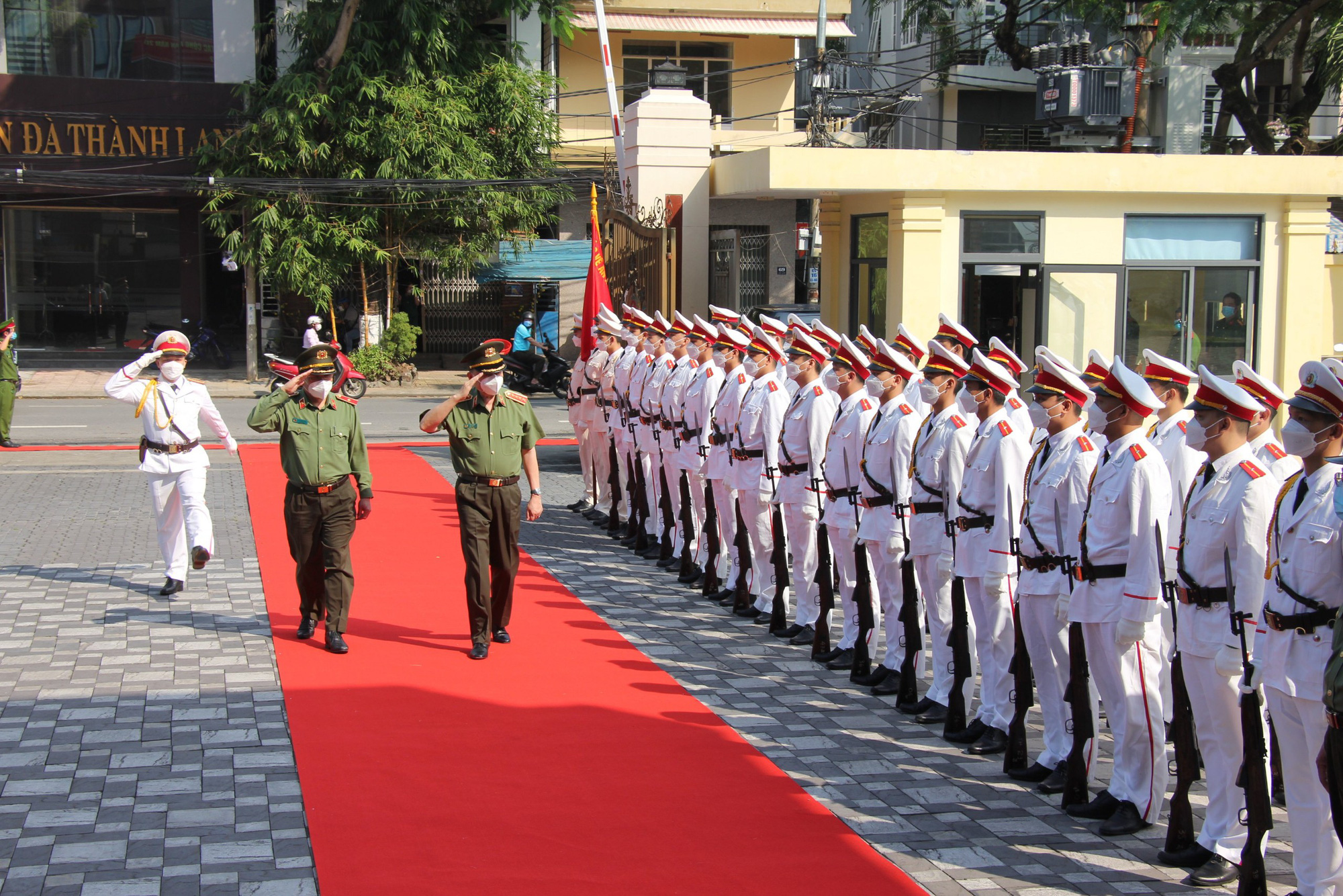 Đại tướng Tô Lâm đến thăm, động viên y, bác sĩ Bệnh viện 199 - Ảnh 2.