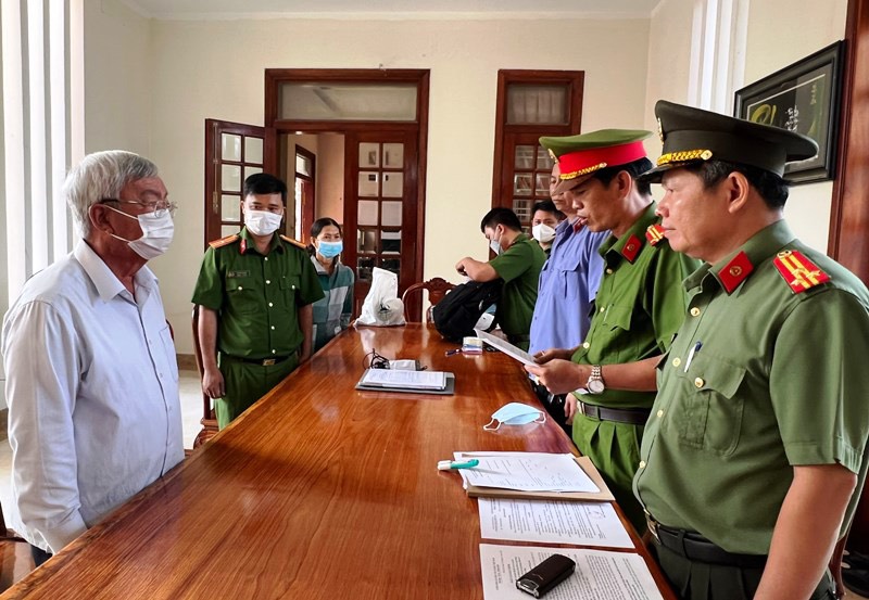 Thông tin thêm vụ bắt nguyên Giám đốc Sở Tài nguyên-Môi trường tỉnh Đồng Nai và 5 cán bộ - Ảnh 1.