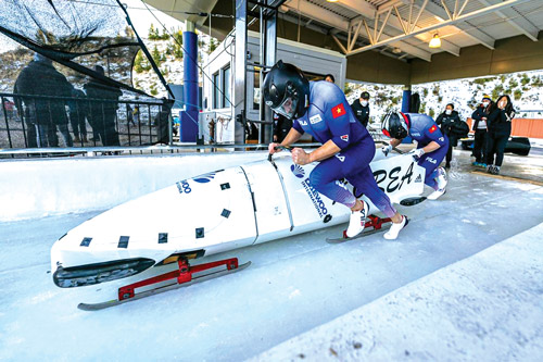 Bobsleigh Việt và khát vọng tuyết trắng - Ảnh 1.