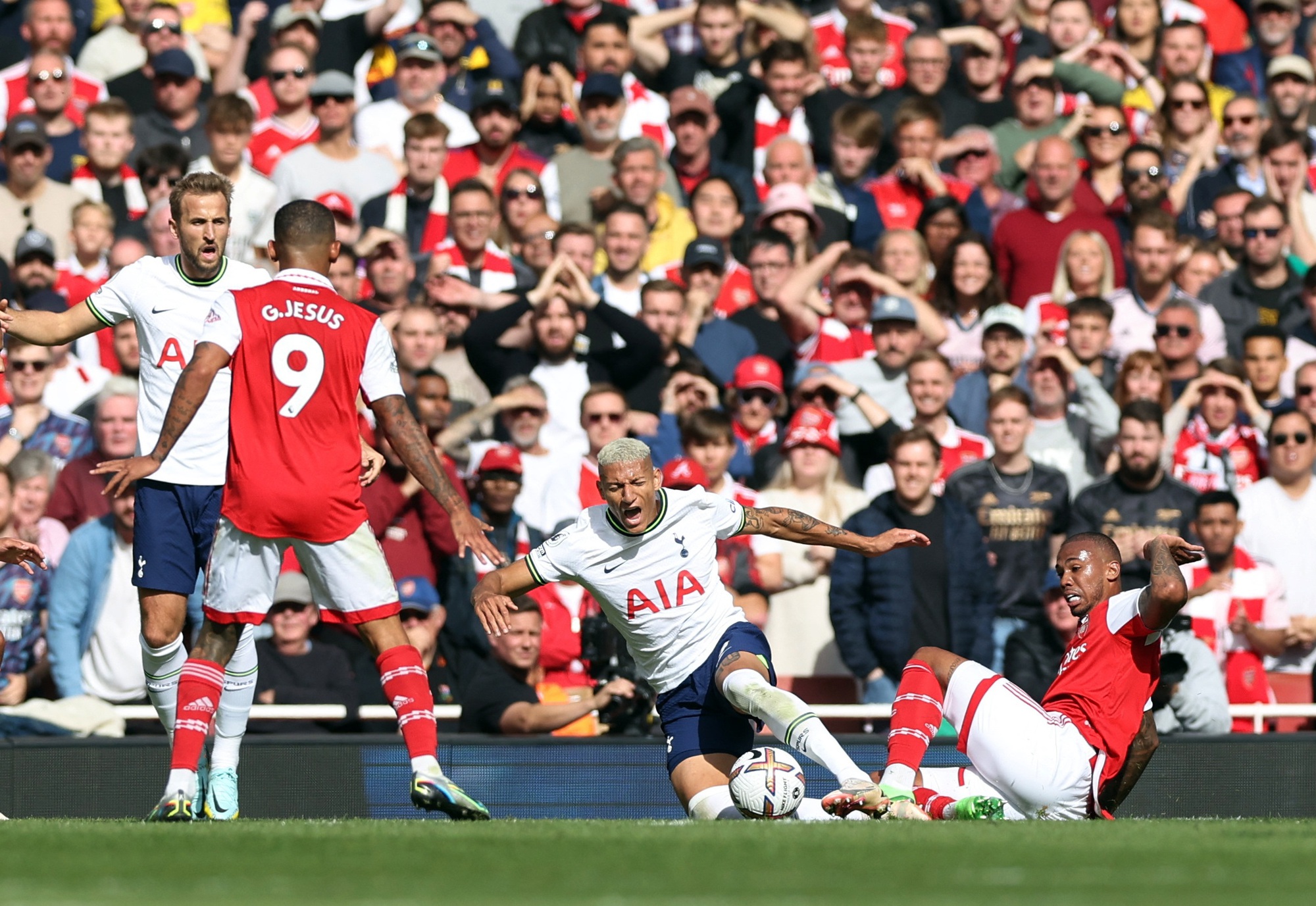 Đại thắng 3-1 Tottenham, Arsenal vững ngôi đầu Ngoại hạng - Ảnh 4.