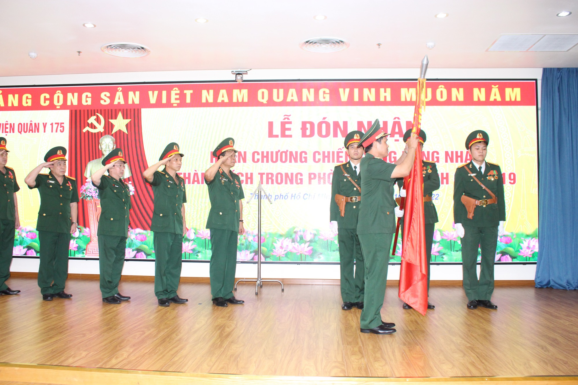 Bệnh viện Quân y 175 có giám đốc mới - Ảnh 2. Bệnh viện Quân y 175 có giám đốc mới - Ảnh 2.