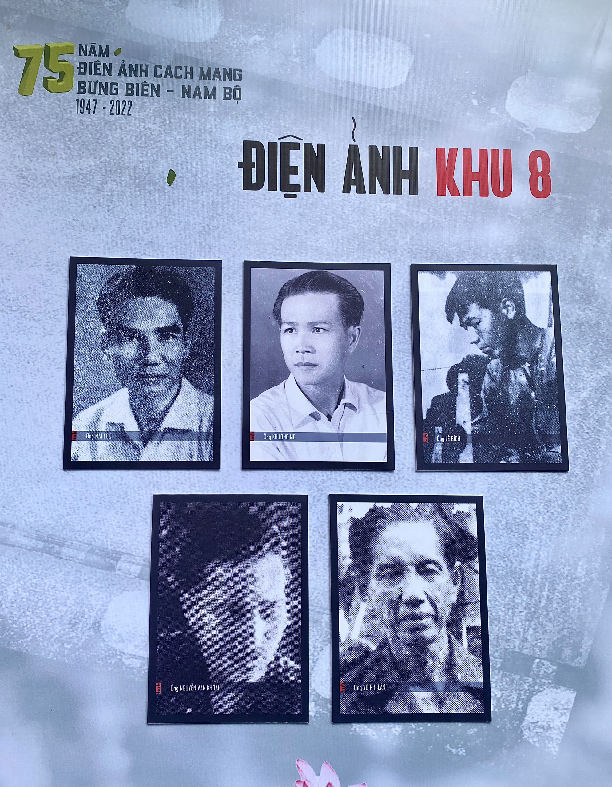 Điện ảnh cách mạng Bưng Biển - Nam Bộ đã làm nên lịch sử trong lĩnh vực điện ảnh Việt Nam. Bộ ảnh liên quan đến điện ảnh này sẽ đưa bạn vào những thước phim đầy cảm hứng và kỳ lạ. Hãy cùng khám phá sự thay đổi, phát triển của điện ảnh Việt Nam qua những hình ảnh này!