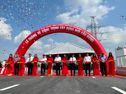 Thông xe hoàn toàn cây cầu quan trọng - Ảnh 1.