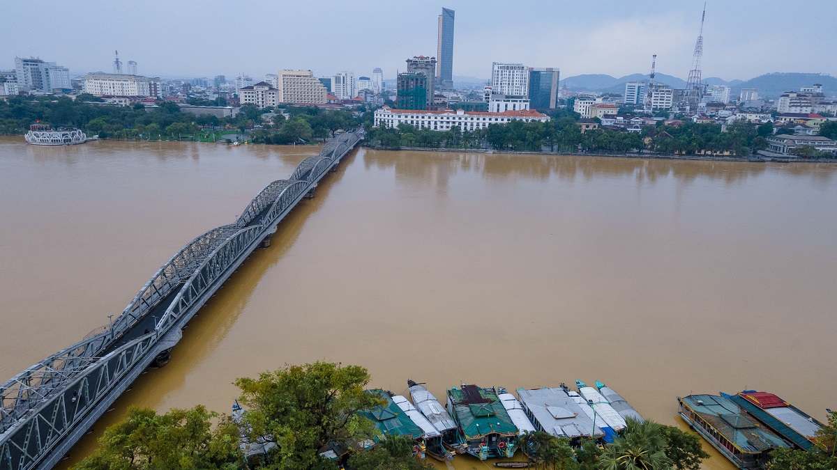 Phóng sự ảnh: Ngập lụt bủa vây Thừa Thiên - Huế - Ảnh 14.