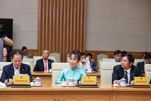 Thủ tướng Phạm Minh Chính gặp mặt lãnh đạo các ngân hàng - Ảnh 4.