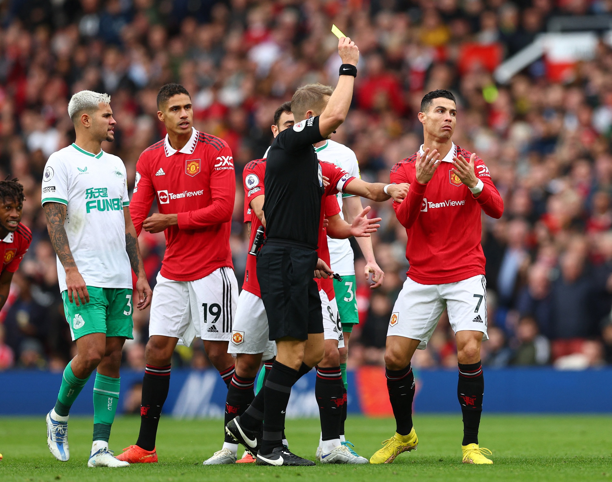 Chia điểm Newcastle sân nhà, Man United chìm sâu trong thất vọng - Ảnh 3.