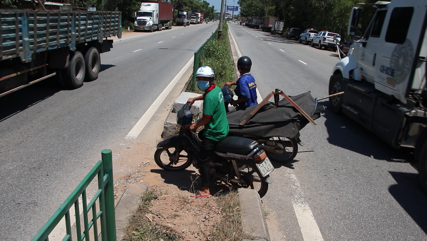 Sau tai nạn đau lòng ở Quảng Nam: Đề xuất mở nút giao thông rộng 35 m - Ảnh 2. Sau tai nạn đau lòng ở Quảng Nam: Đề xuất mở nút giao thông rộng 35 m - Ảnh 2.