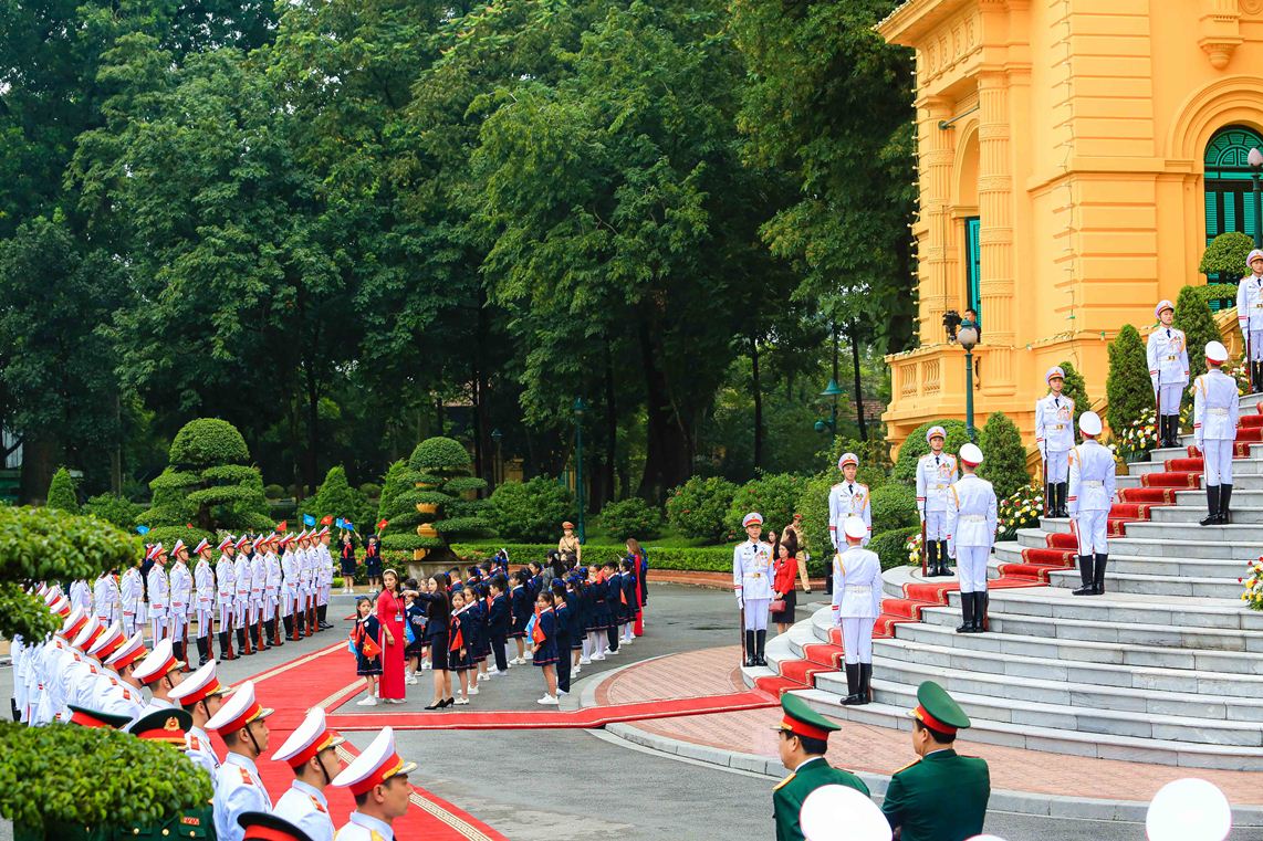 Cận cảnh lễ đón Tổng Thư ký Liên Hiệp Quốc António Guterres thăm Việt Nam - Ảnh 2.