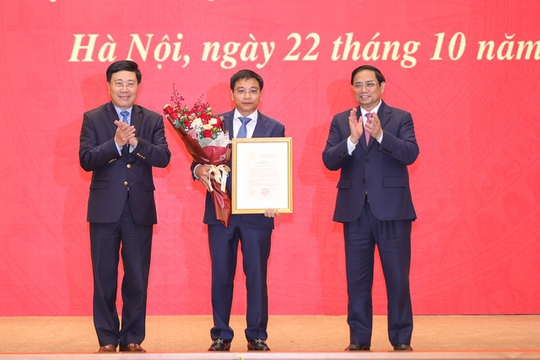 Thủ tướng Phạm Minh Chính trao Quyết định bổ nhiệm hai Bộ trưởng - Ảnh 2.