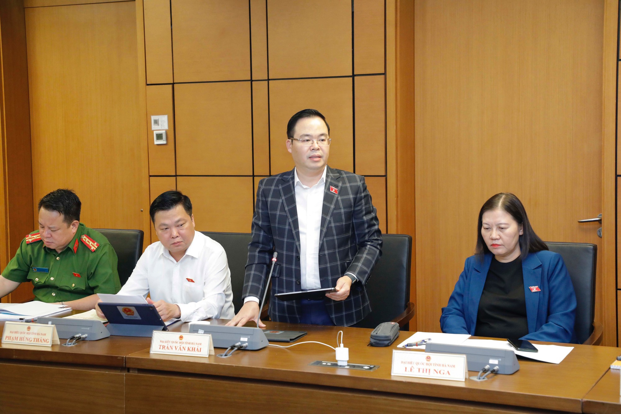 Từ vụ Tân Hoàng Minh, FLC, Công ty An Đông, đại biểu Quốc hội đề nghị làm rõ trách nhiệm quản lý - Ảnh 1.