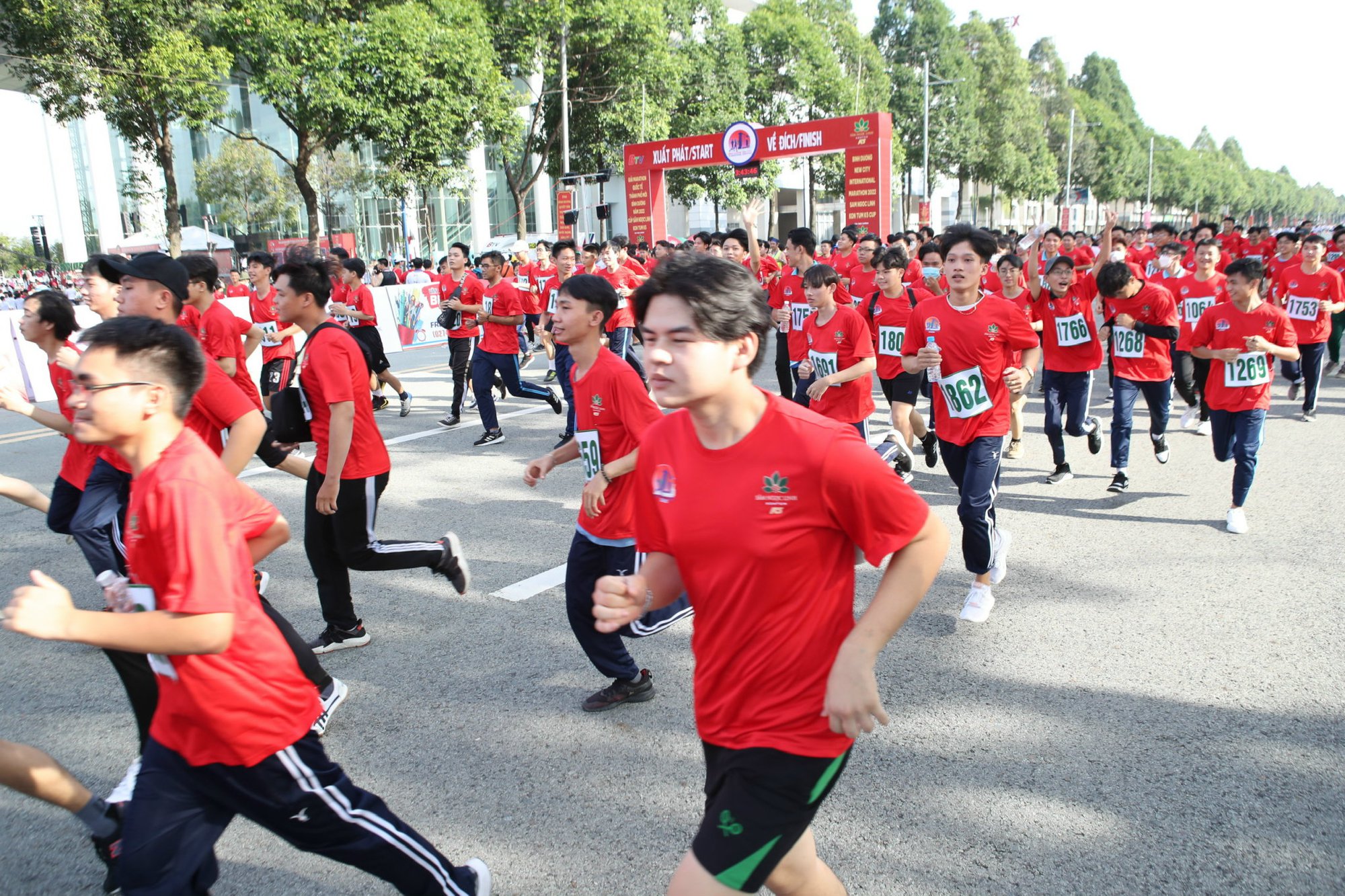 Hoàng Nguyên Thanh và Phạm Thị Bình vô địch marathon quốc tế Bình Dương - Ảnh 6.