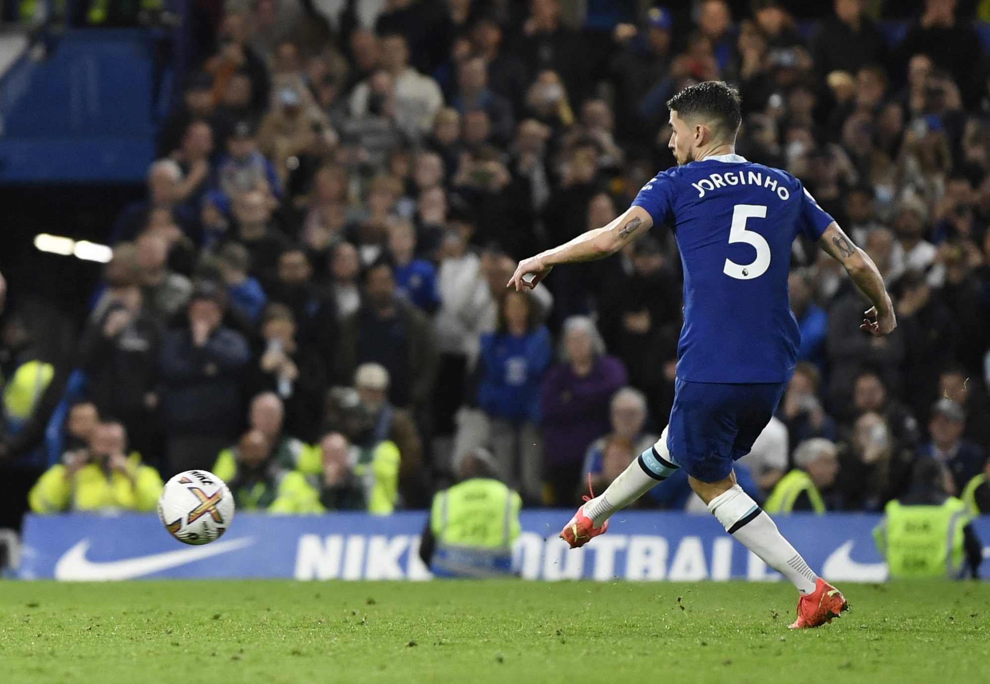 Chelsea bị Man United níu chân ở Stamford Bridge - Ảnh 1.