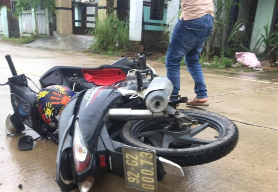 Tông trúng con bò băng qua đường, một cán bộ huyện tử vong - Ảnh 1. Tông trúng con bò băng qua đường, một cán bộ huyện tử vong - Ảnh 1.