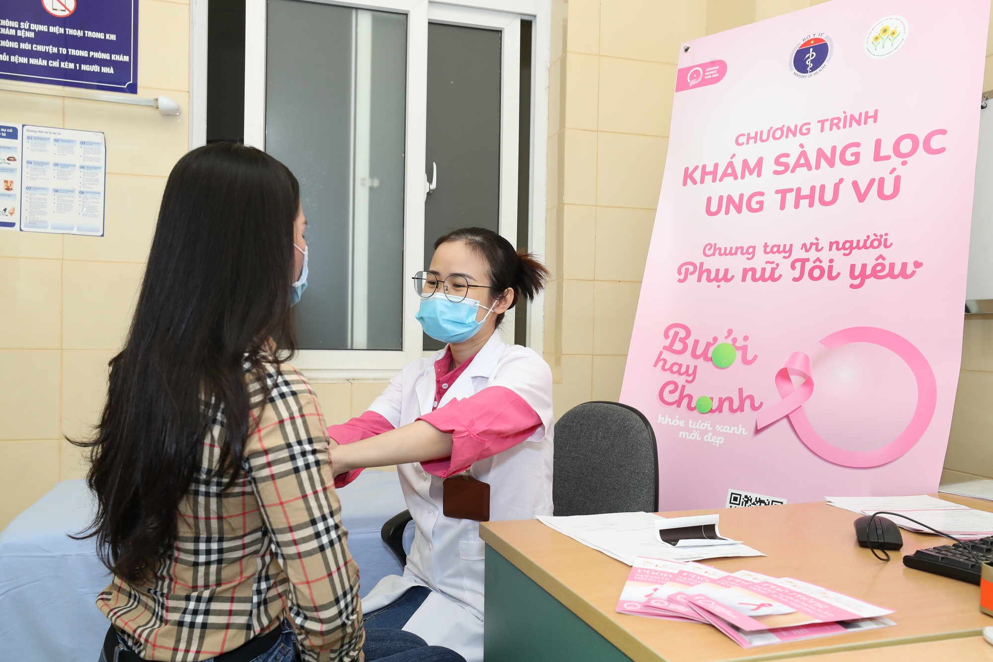 Tại sao tuổi mắc ung thư vú ngày càng trẻ? - Ảnh 1. Tại sao tuổi mắc ung thư vú ngày càng trẻ? - Ảnh 1.