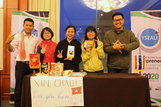 Mutluluk içindeki Vu Hai Okulu - Fotoğraf 1. Vũ Hải Trường học trong hạnh phúc - Ảnh 1.