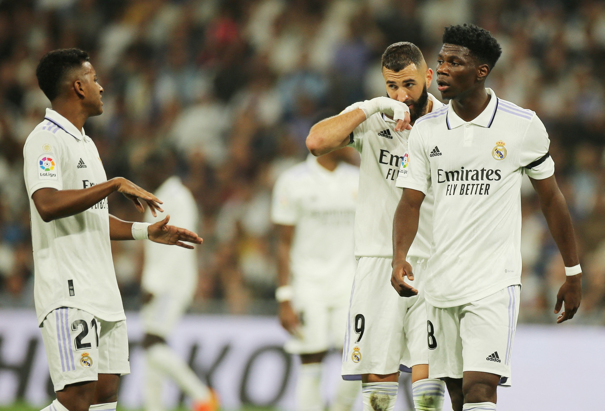 Tội đồ Benzema đá bay ngôi đầu của Real Madrid - Ảnh 8.