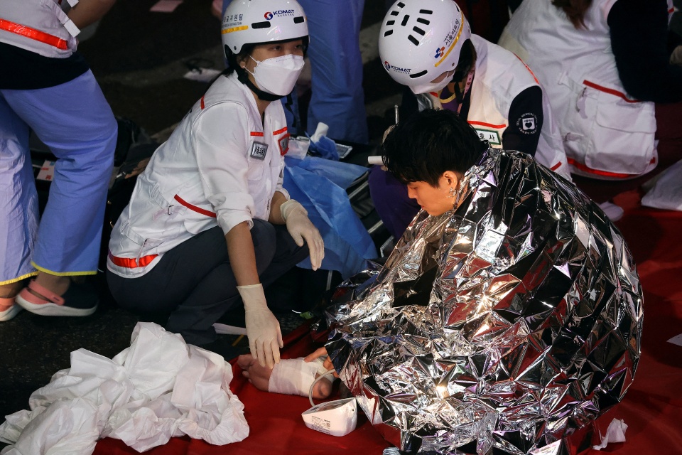 Thương vong khủng khiếp trong thảm kịch đêm Halloween ở Hàn Quốc - Ảnh 4.
