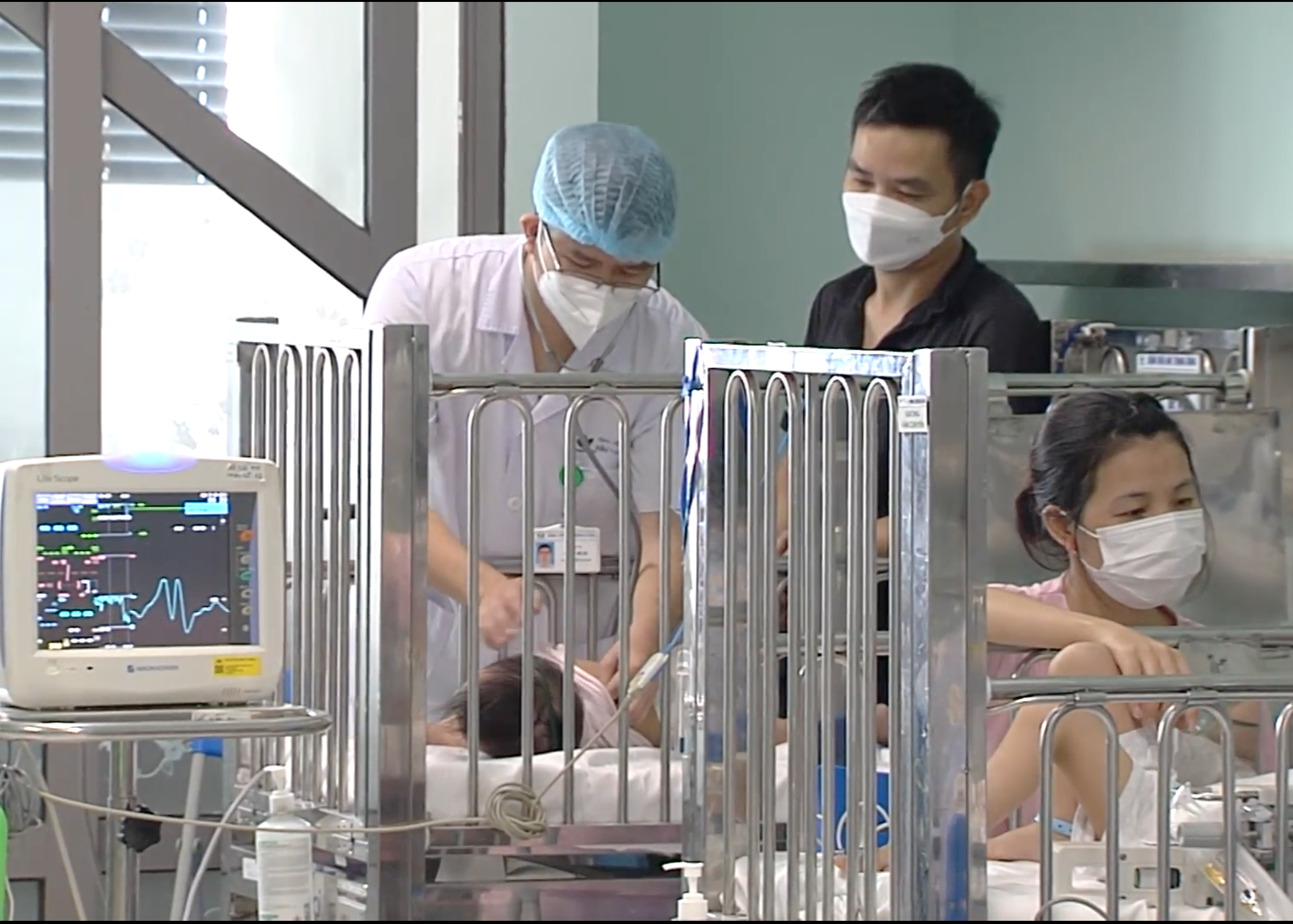 Bệnh nhi 13 tháng tuổi tử vong vì Adenovirus dù không bệnh nền - Ảnh 2. Bệnh nhi 13 tháng tuổi tử vong vì Adenovirus dù không bệnh nền - Ảnh 2.
