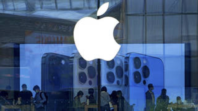 EU thông qua luật mới, Apple buộc phải thiết kế lại iPhone - Ảnh 1. EU thông qua luật mới, Apple buộc phải thiết kế lại iPhone - Ảnh 1.