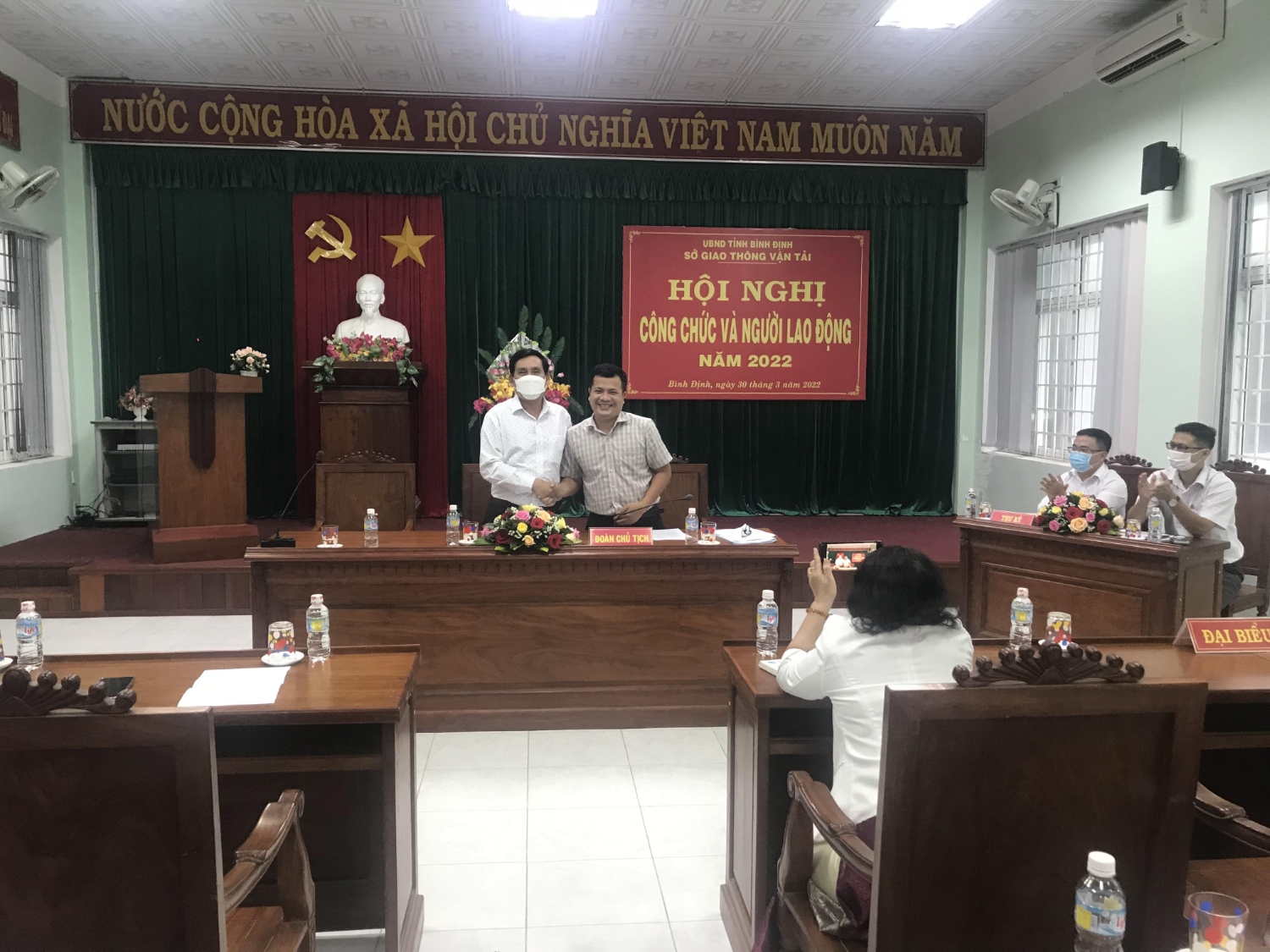 Vì sao Sở GTVT Bình Định liên tục bị lãnh đạo tỉnh nghiêm khắc phê bình? - Ảnh 2.