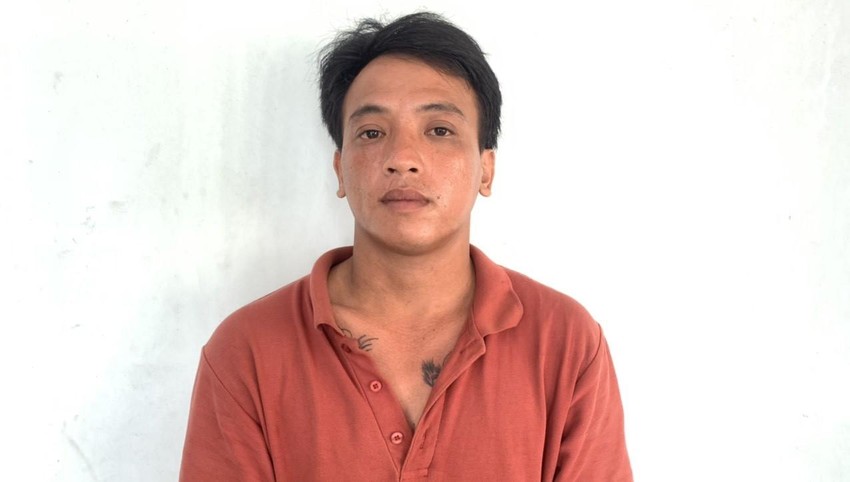 VIDEO: Chém thương vong 3 mẹ con, lên xe máy đe dọa người dân tẩu thoát- Ảnh 2.