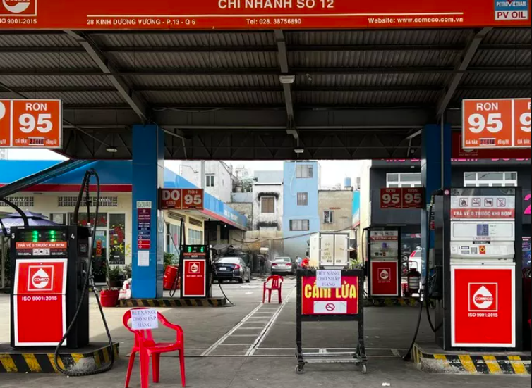 Nhiều cây xăng hết hàng, Tổng cục Quản lý thị trường chỉ đạo nóng - Ảnh 1.