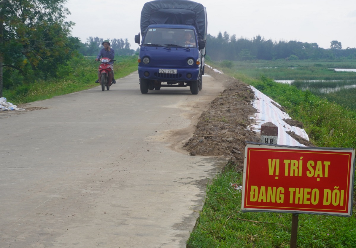 Đê tả sông Mã sụt lún, gần 3 vạn dân Thanh Hóa lo lắng - Báo Người ...