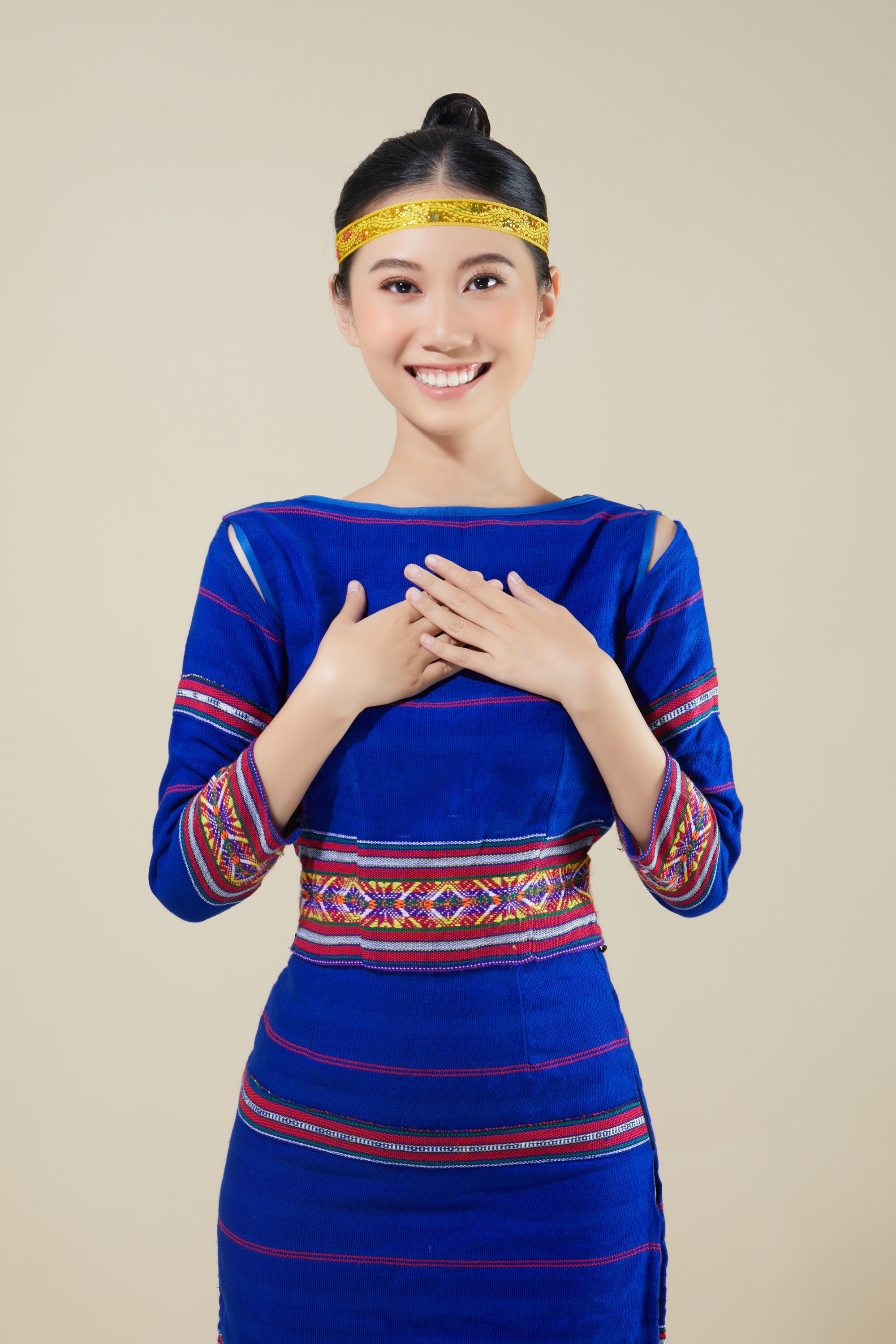 Diện mạo người đẹp Việt Nam dự thi Hoa hậu Sinh viên Thế giới - Ảnh 2.