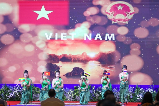 Thủ tướng Phạm Minh Chính dự lễ khai mạc Hội nghị Cấp cao ASEAN - Ảnh 6.